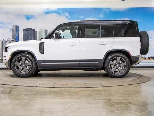 2025 Land Rover Defender 110 P300
