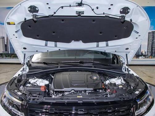 2026 Land Rover Range Rover Velar Dynamic SE