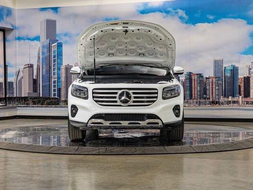 Polar White 2026 Mercedes-Benz GLB 250 4MATIC
