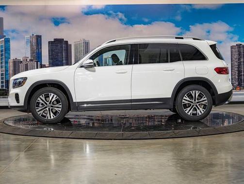 Polar White 2026 Mercedes-Benz GLB 250 4MATIC