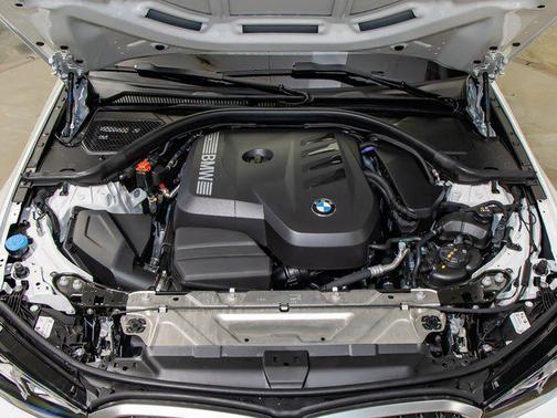 2025 BMW 330 i xDrive