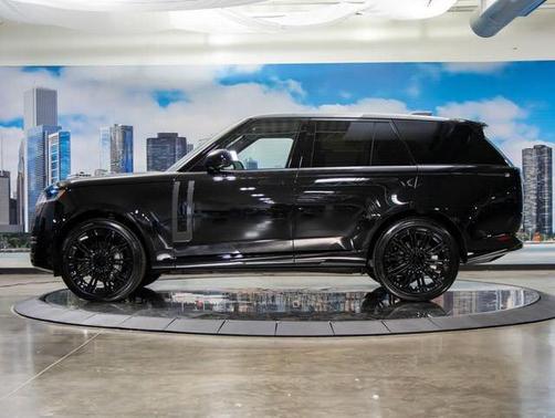 Santorini Black 2026 Land Rover Range Rover SE