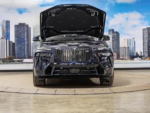 2025 BMW X7 M60i