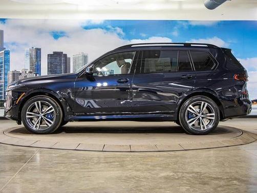 2025 BMW X7 M60i