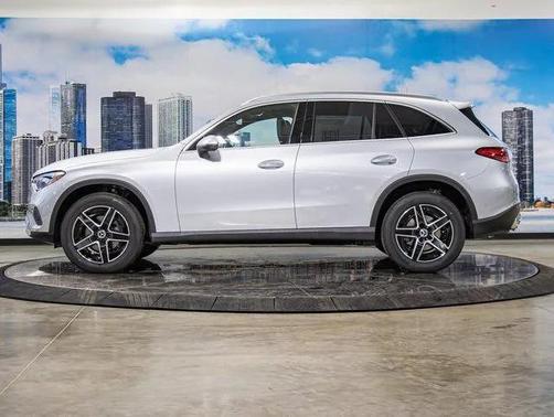 Cirrus Silver Metallic 2026 Mercedes-Benz GLC 300 4MATIC