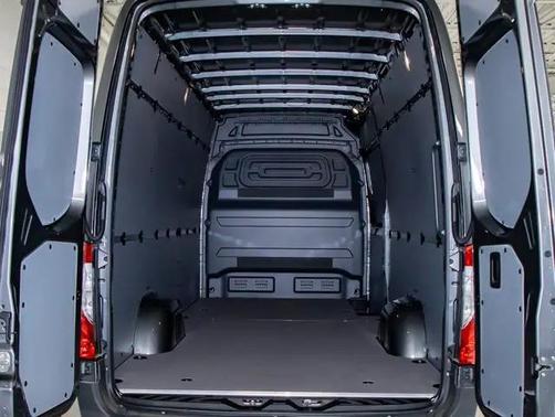 2025 Mercedes-Benz Sprinter 2500 Cargo 170 WB