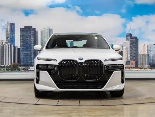 2025 BMW 750e i xDrive