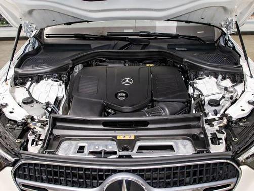 MANUFAKTUR Diamond White Metallic 2023 Mercedes-Benz GLC 300 4MATIC