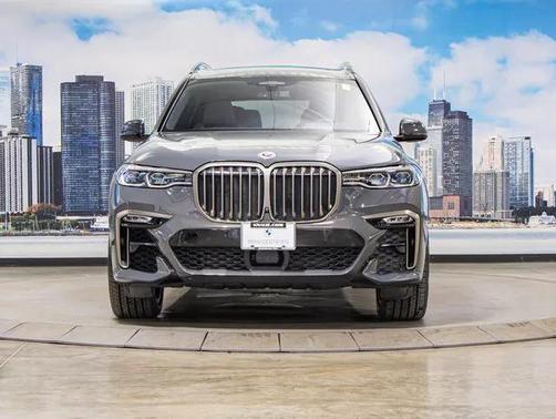 2022 BMW X7 M50i