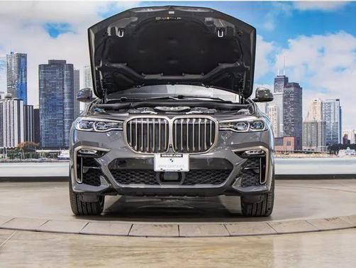 2022 BMW X7 M50i