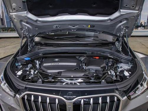 Space Silver 2026 BMW X1 xDrive28i