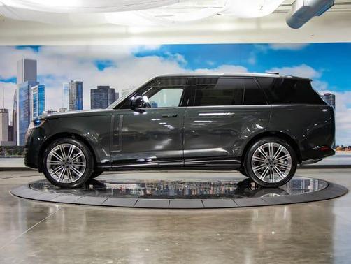 Belgravia Green 2026 Land Rover Range Rover SE