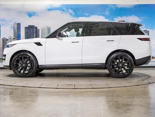 2025 Land Rover Range Rover Sport SE