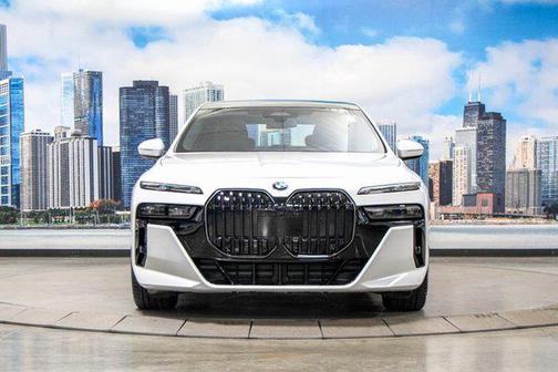 2025 BMW 760 xDrive