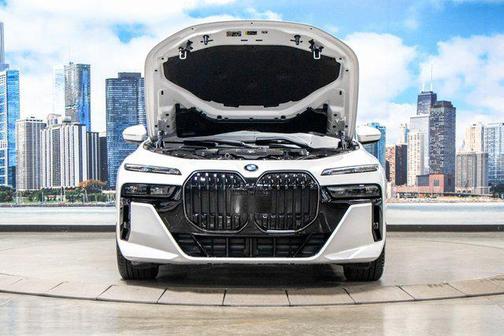 2025 BMW 760 xDrive
