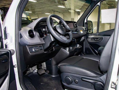 2025 Mercedes-Benz Sprinter 2500 Cargo 170 WB