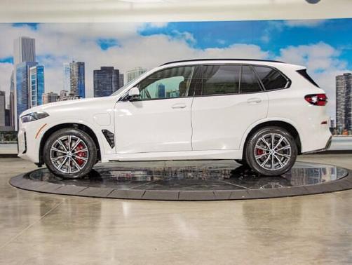 Alpine White 2026 BMW X5 PHEV xDrive50e