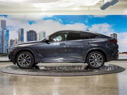 2021 BMW X6 M50i