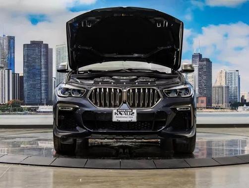 2021 BMW X6 M50i