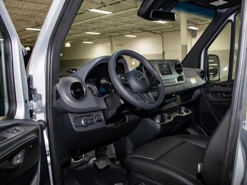 2024 Mercedes-Benz Sprinter 2500 Standard Roof