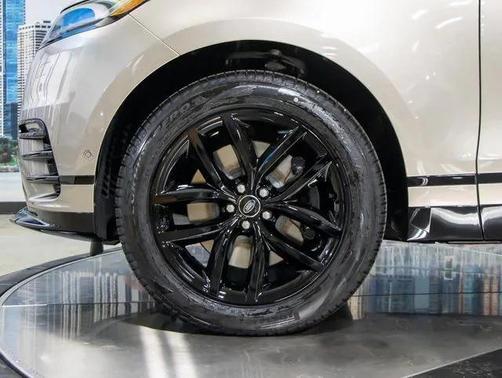 2026 Land Rover Range Rover Velar P250 SE R-Dynamic