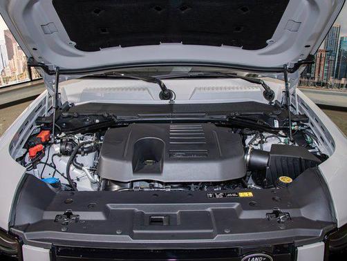 2026 Land Rover Defender X-Dynamic SE