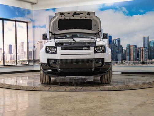 2026 Land Rover Defender X-Dynamic SE