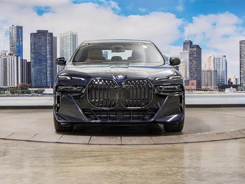 2025 BMW 750e i xDrive