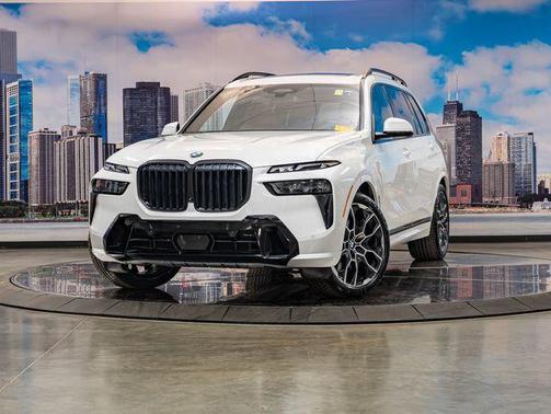 White Metallic 2024 BMW X7 xDrive40i
