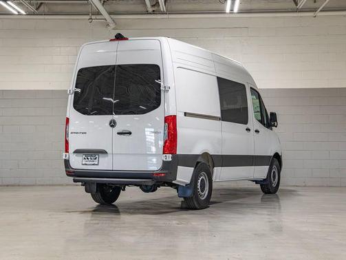 Arctic White 2026 Mercedes-Benz Sprinter 2500 Crew 144 WB