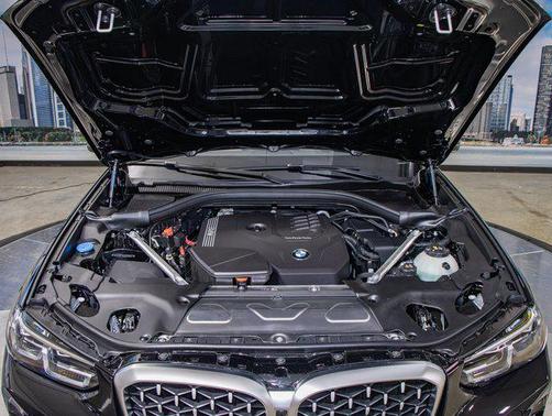 2025 BMW X4 xDrive30i