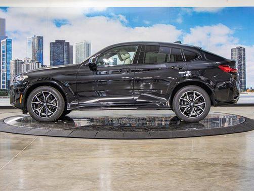 2025 BMW X4 xDrive30i