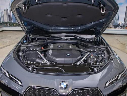 2025 BMW 740 xDrive