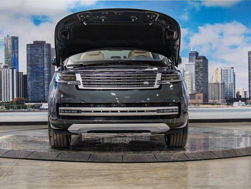 2026 Land Rover Range Rover SE LWB 7-Seats / V8