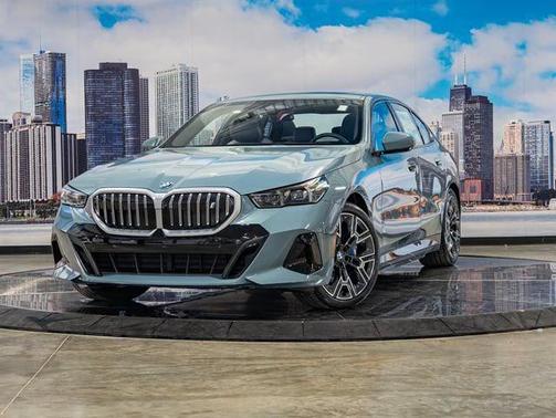 Cape York Green 2027 BMW i5 xDrive40