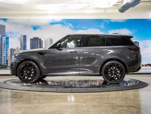 2025 Land Rover Range Rover Sport SE