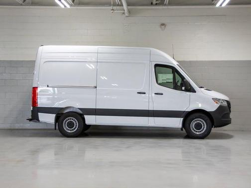2025 Mercedes-Benz Sprinter 2500 Standard Roof