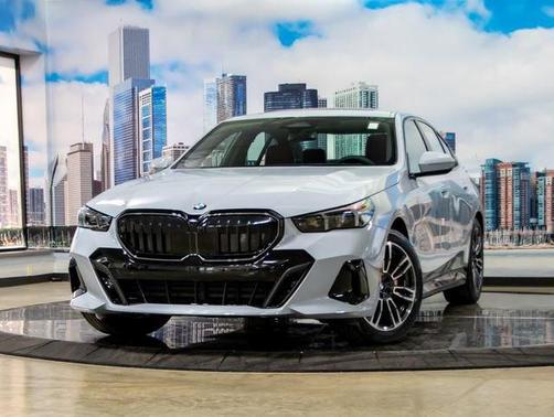 Brooklyn Grey Metallic 2027 BMW 530 xDrive
