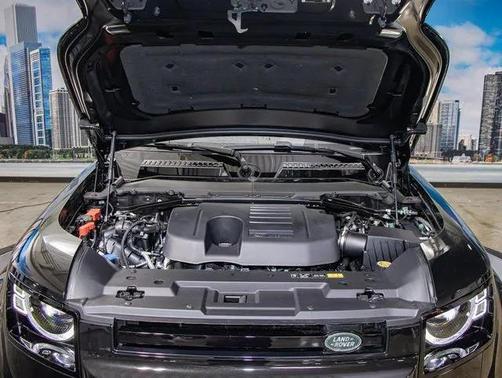 2025 Land Rover Defender 130 P400 X-Dynamic SE