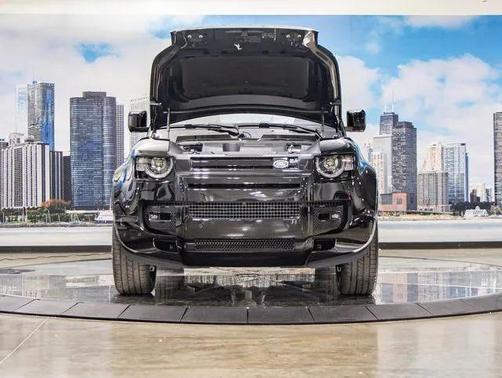 2025 Land Rover Defender 130 P400 X-Dynamic SE