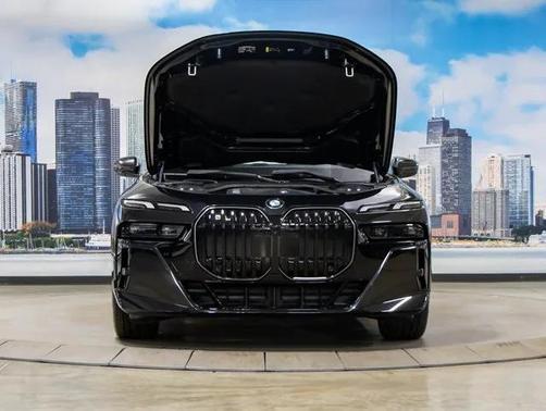 2025 BMW 740 i xDrive