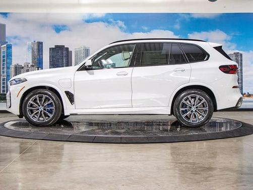 White Metallic 2026 BMW X5 PHEV xDrive50e