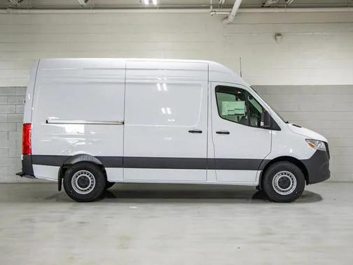 2025 Mercedes-Benz Sprinter 2500 Cargo 144 WB