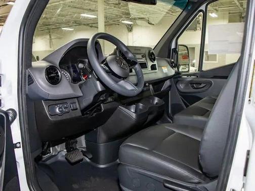 2025 Mercedes-Benz Sprinter 2500 Standard Roof