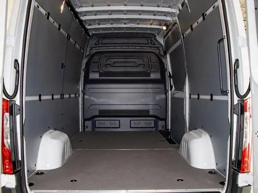 2025 Mercedes-Benz Sprinter 2500 Standard Roof