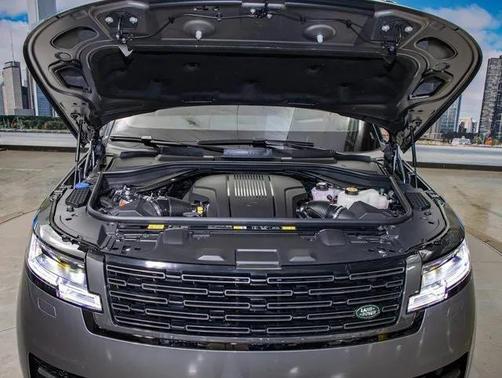 2025 Land Rover Range Rover SE