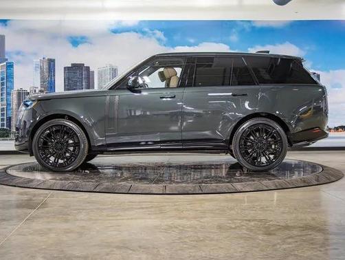 2026 Land Rover Range Rover SE