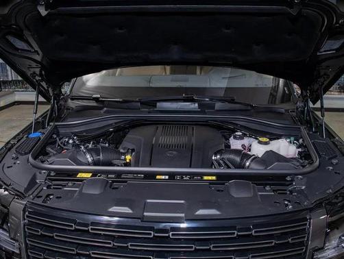 2026 Land Rover Range Rover SE