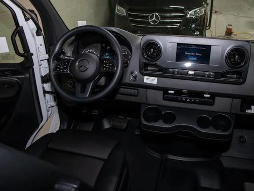 2024 Mercedes-Benz Sprinter 3500 Cargo 170 WB