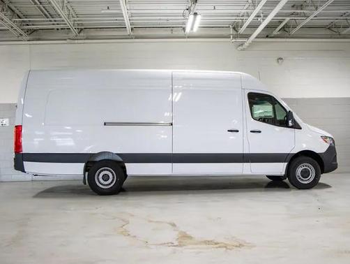 2024 Mercedes-Benz Sprinter 3500 Cargo 170 WB